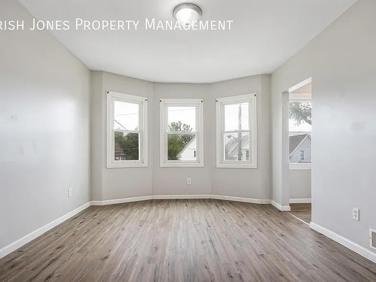 529 Winslow Ave #UPPER — Photo 6