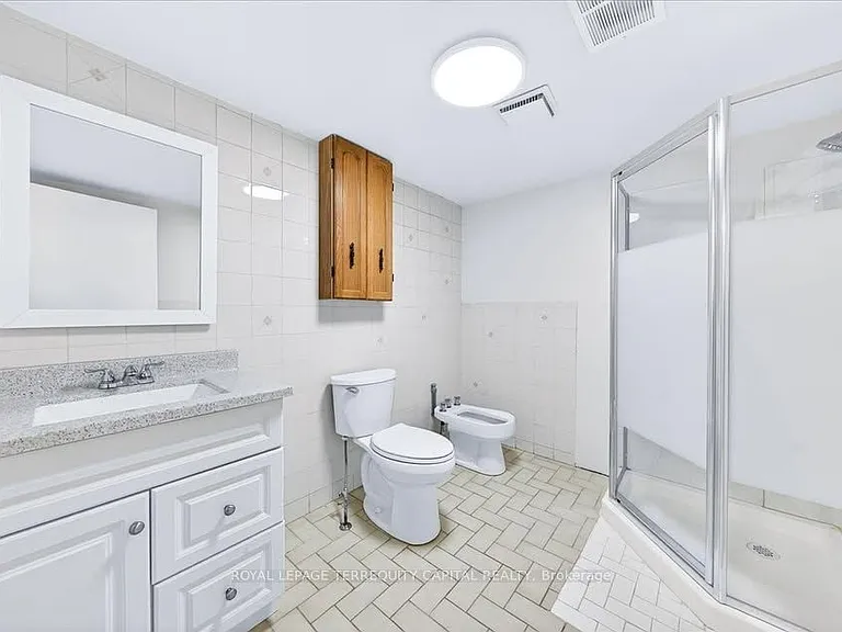 65 Glenmanor Dr #LOWER — Photo 13