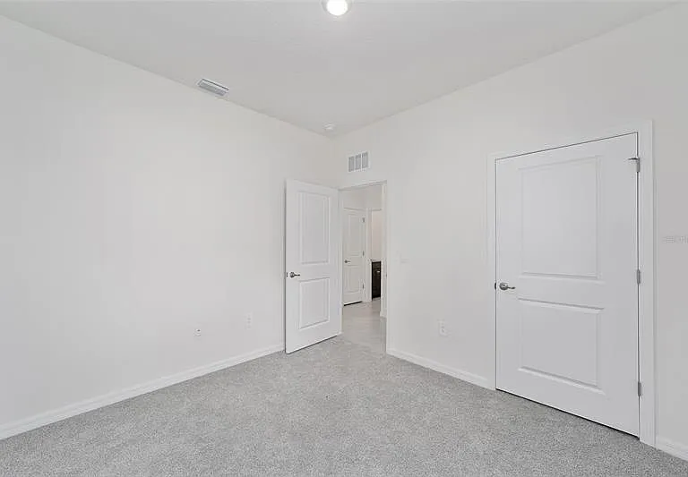 4111 NW 44th Cir — Photo 18