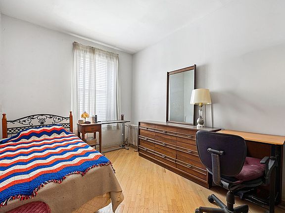 3rd image of 611 41st St APT N