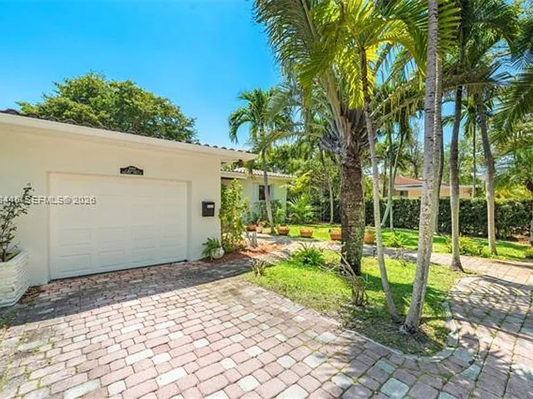 540 S Shore Dr — Photo 12