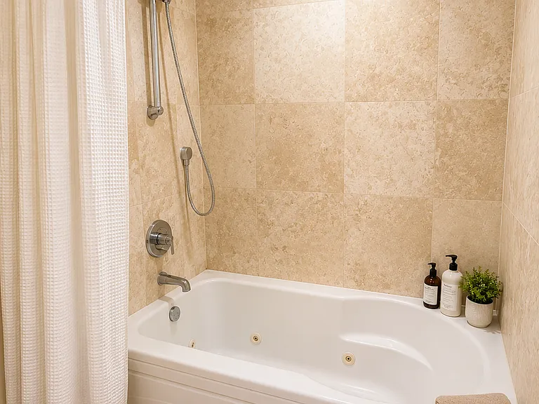 41 SE 5th St #2101 — Photo 21