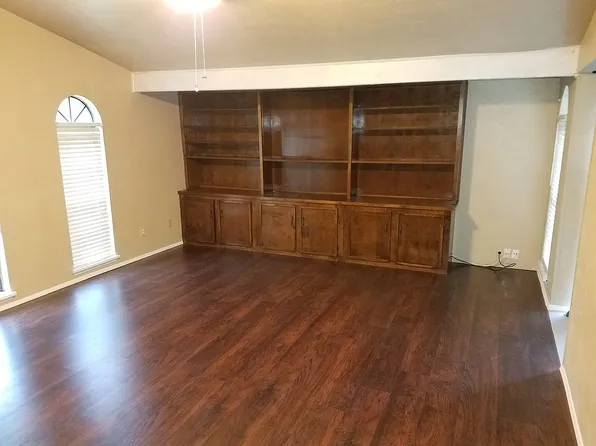 5044 Crawford Dr, The Colony, TX 75056