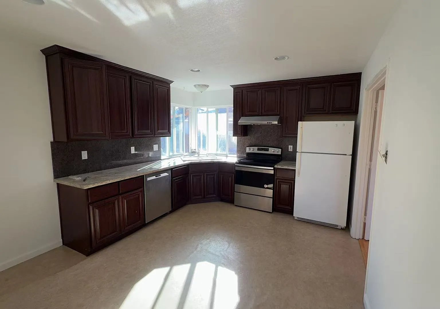 2 bed, 1.5 bath, 1000 sqft, $3,100 — Photo 4