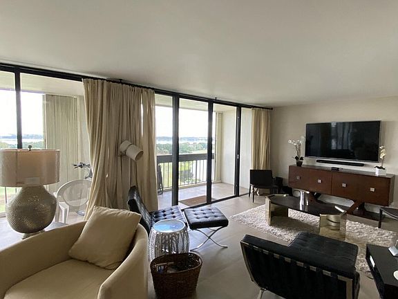 3rd image of 2000 Presidential Way APT 1101