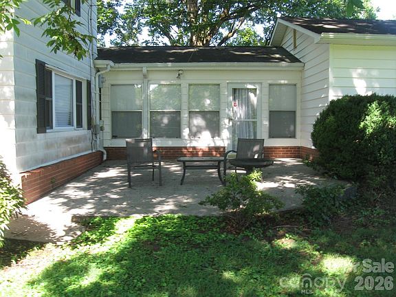 5th image of 3817 Hartland Rd