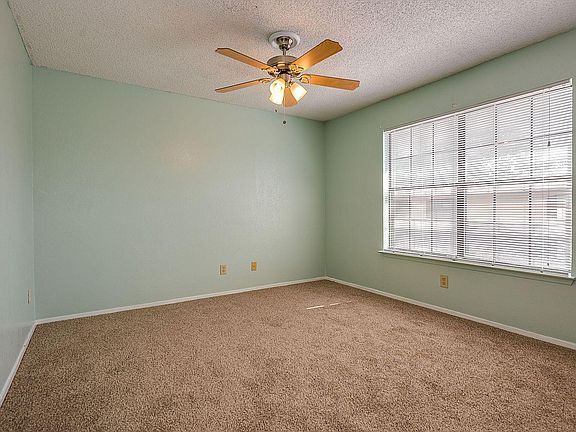 5th image of 922 Fannin St APT 112