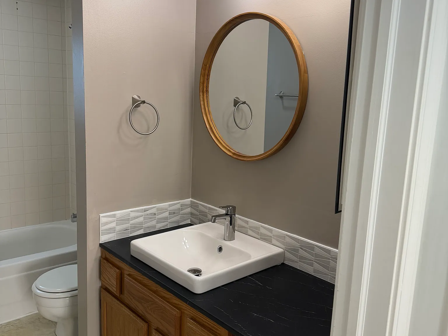 241 E Palatine Rd — Photo 4