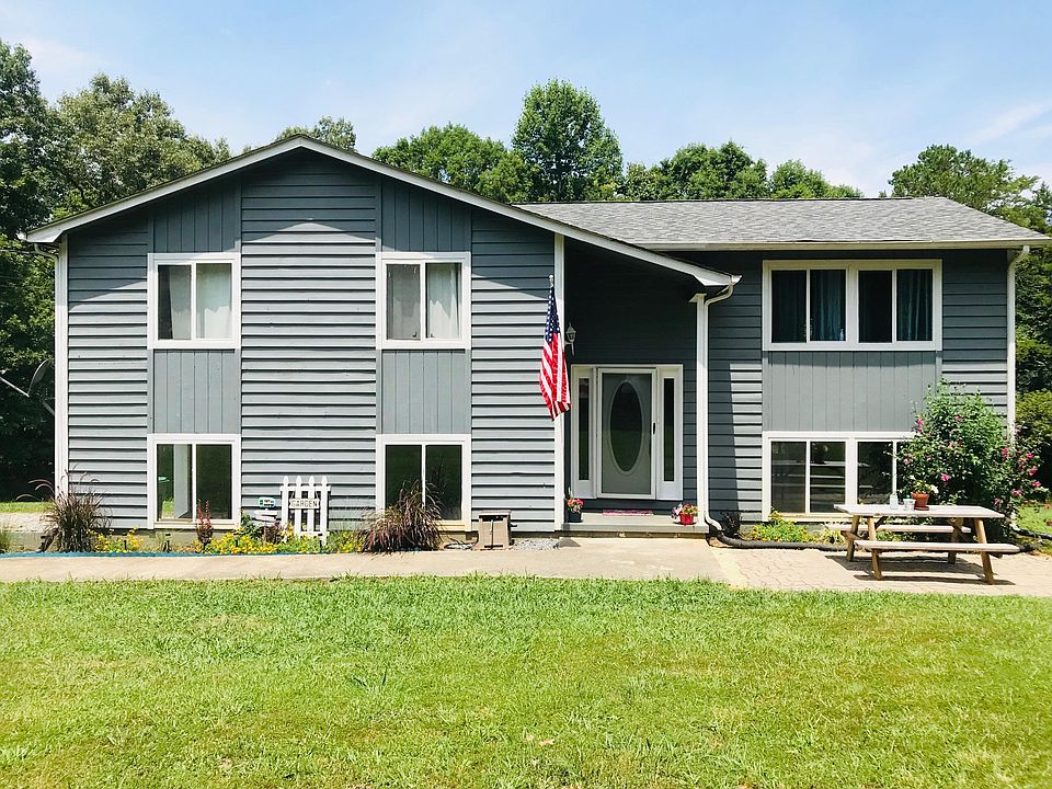 1st image of 515 Highland View Dr