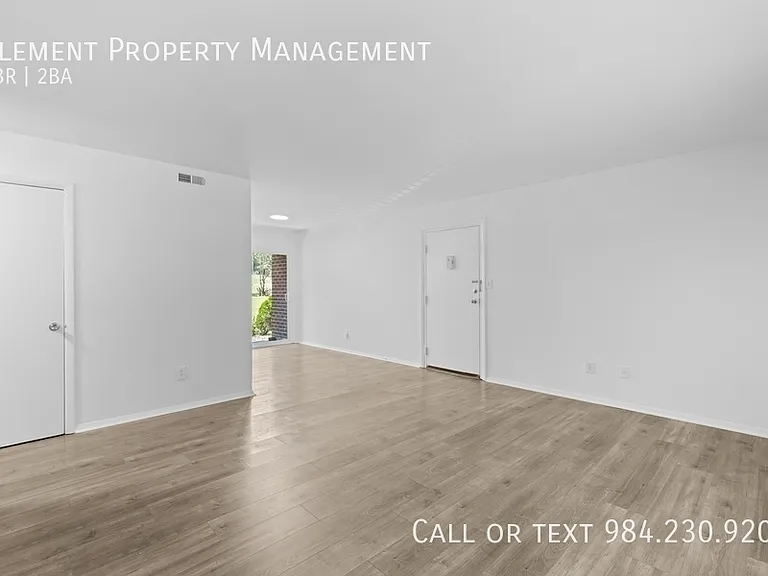 1208 Manassas Ct #A — Photo 5