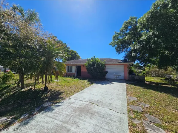 643 Canal Dr, North Fort Myers, FL 33903