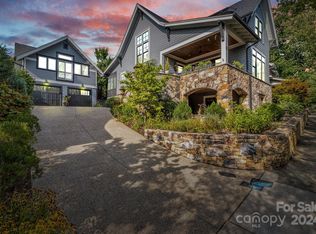 34 Wordsworth Rd, Black Mountain, NC 28711