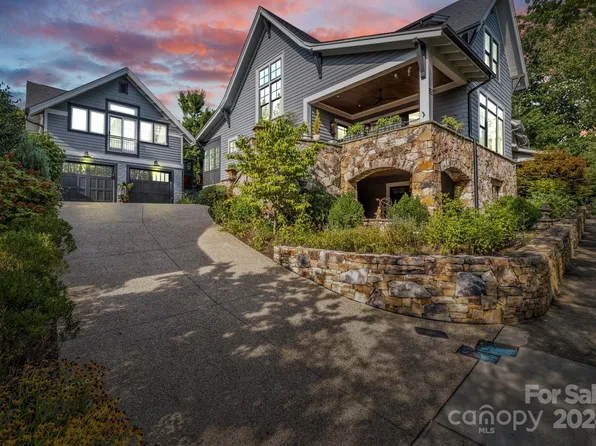 34 Wordsworth Rd, Black Mountain, NC 28711