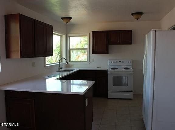 3rd image of 3402 E Monte Vista Dr