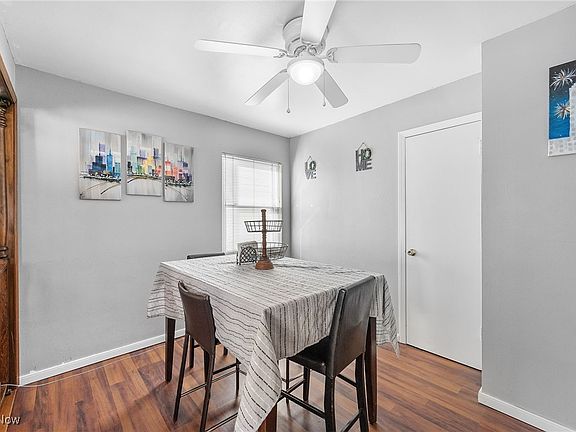 3rd image of 11210 Mountview Ave