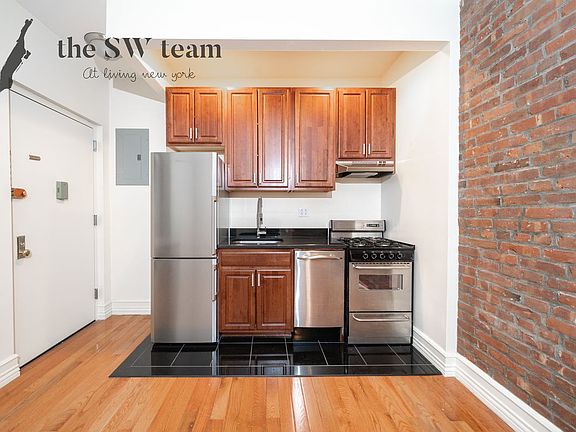 2nd image of 55 W 105th St APT 12B