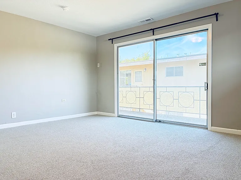 545 Fulton St — Photo 6