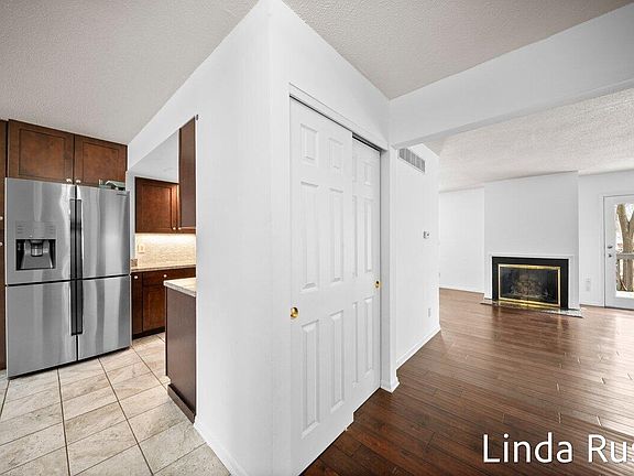 4th image of 2440 E Collier Ave SE