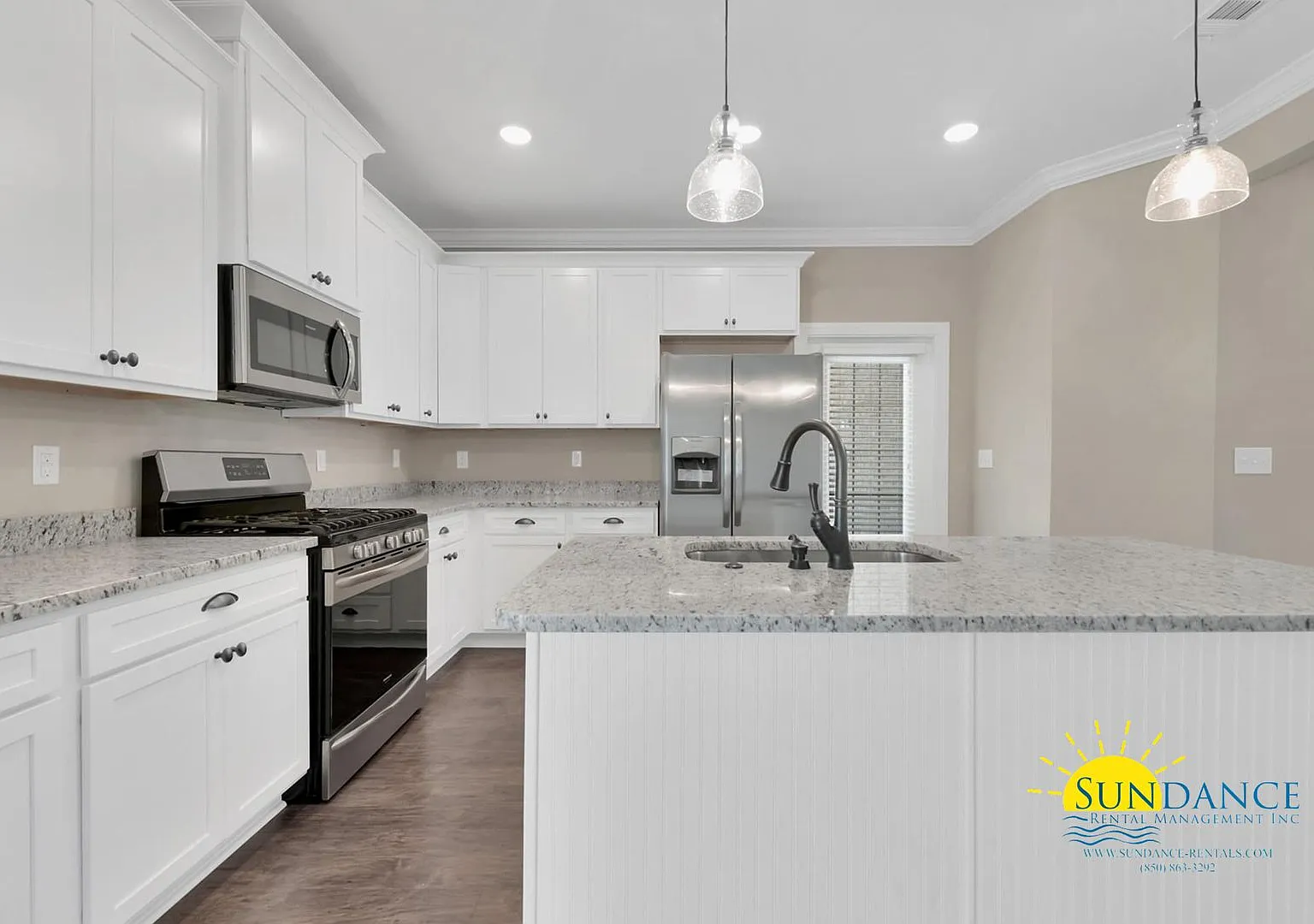 Stunning 3 Bedroom Home in Crestview! — Photo 4