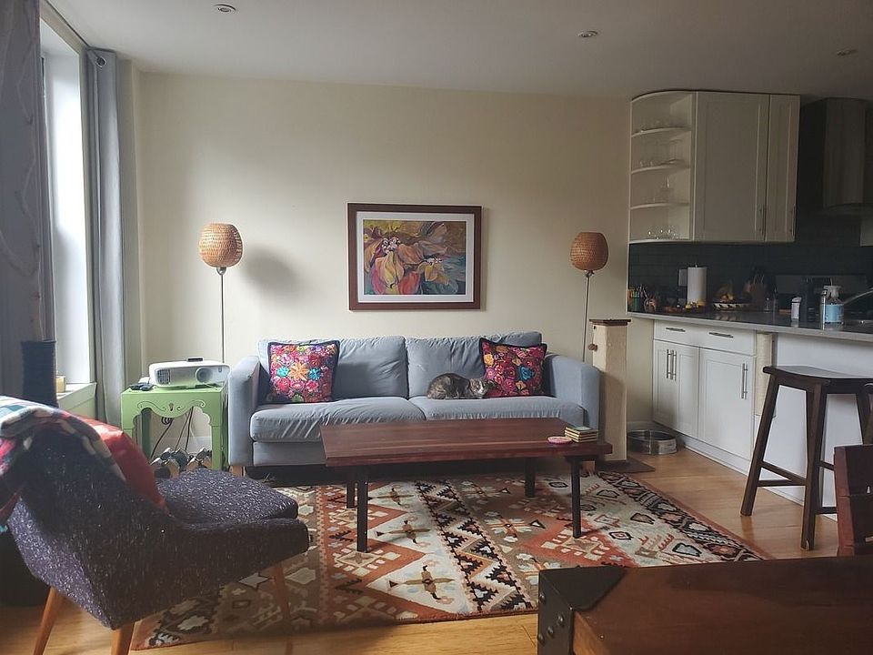 1st image of 365 Cumberland St Floor 2