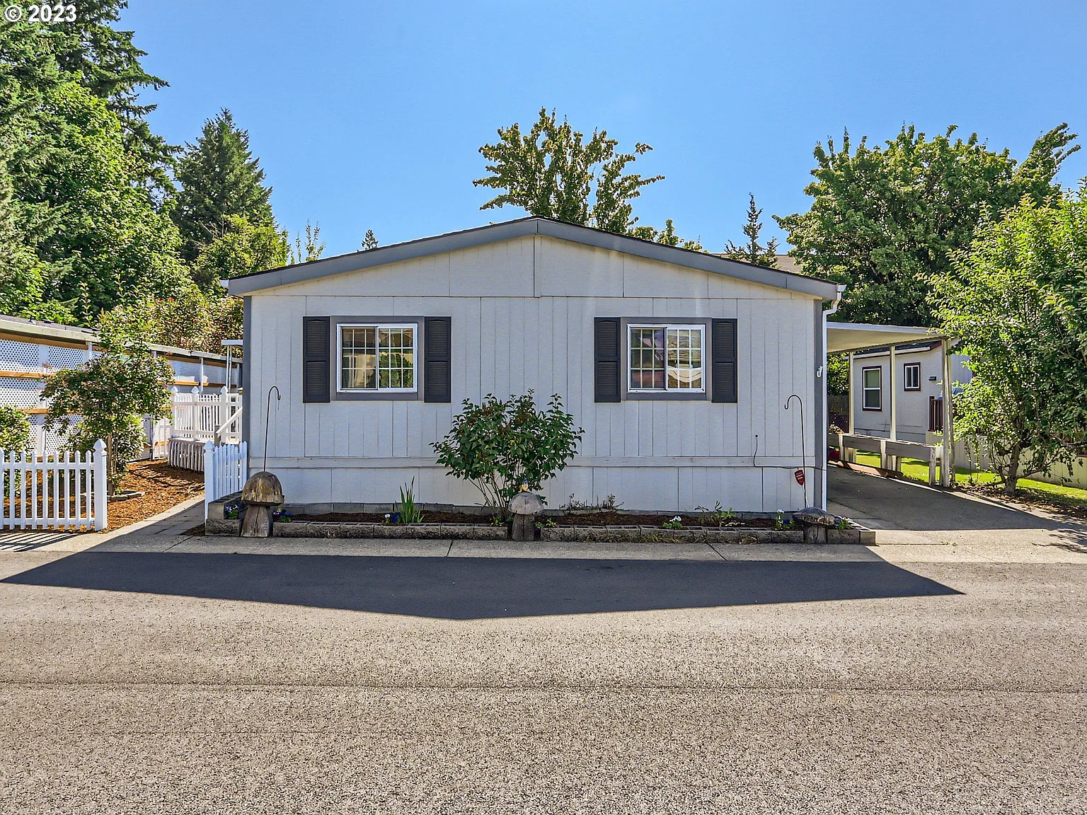 18485 SW Pacific Dr Unit 11 photo 1