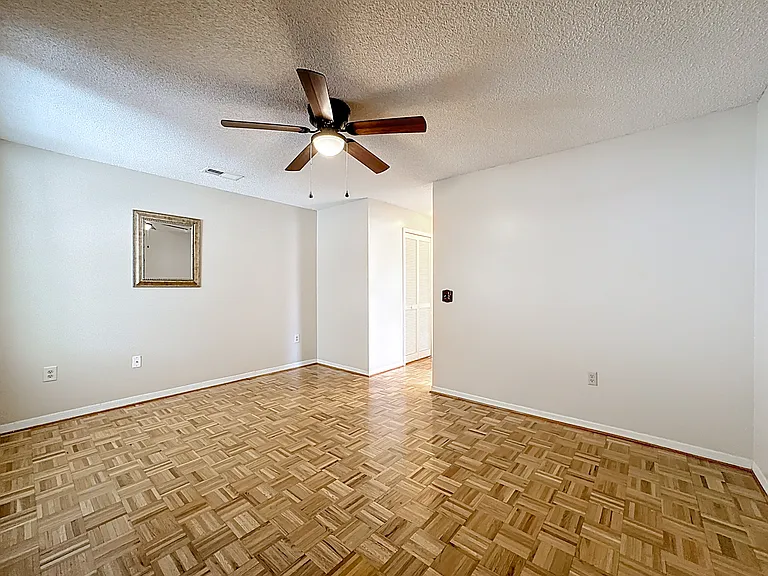 3033 Dunhill Dr — Photo 18