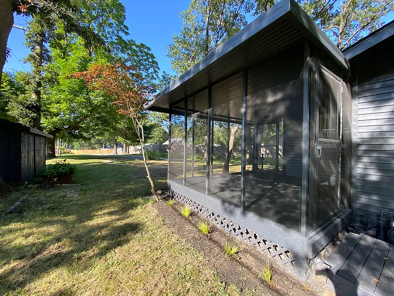 9 Lake Grove Clb — Photo 12