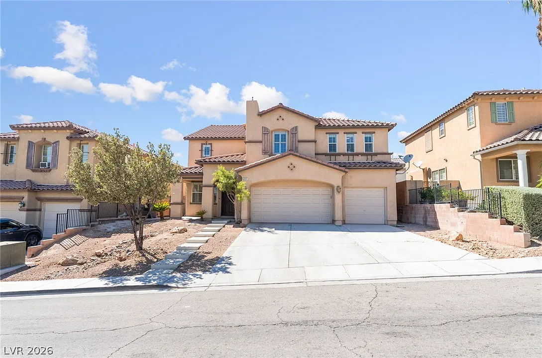 5 bed, 3.0 bath, 3720 sqft, $3,100 — Photo 1