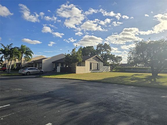 4th image of 12228 SW 111th Ln #12228