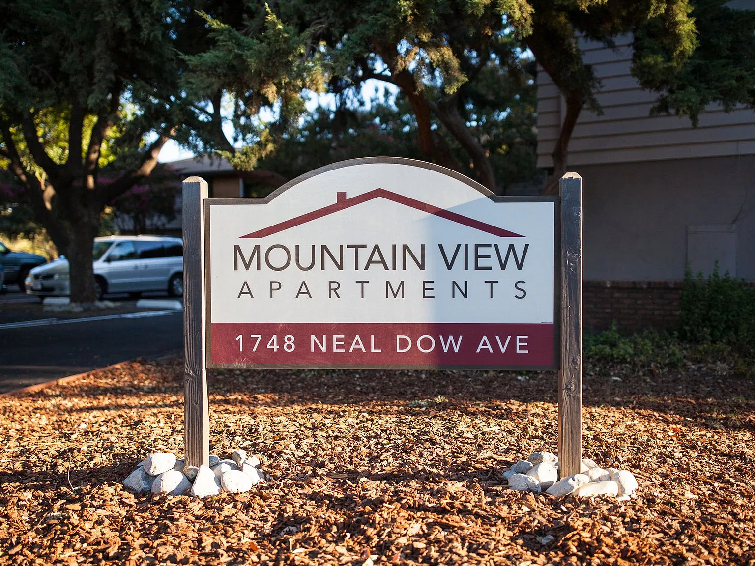 Mountain View Apartments — Photo 1