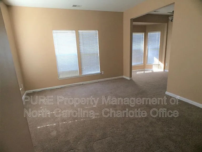 18040 Delmas Dr — Photo 22