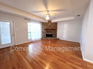 5151 Sleepy Hollow Dr, Baton Rouge, LA 70817