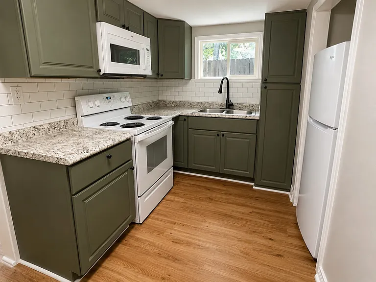 408 Soward Ave — Photo 3