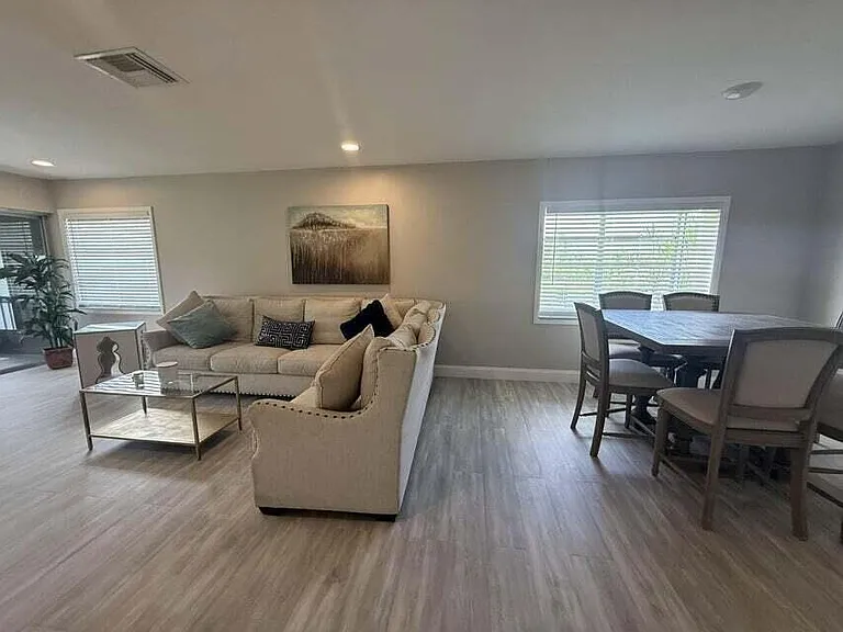13921 Royal Palm Ct #D — Photo 36