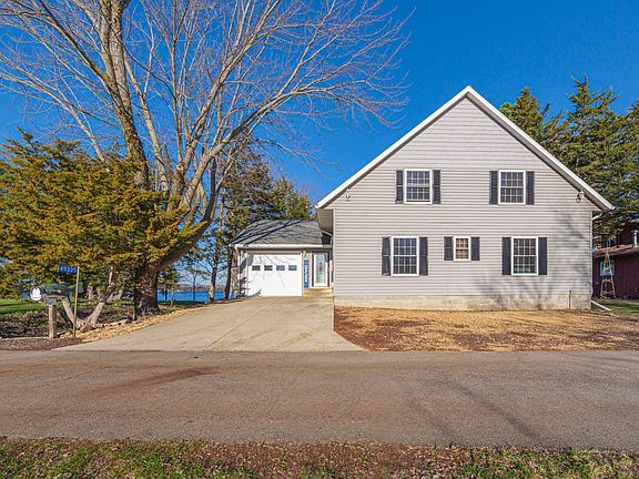 4th image of 49335 Sportsmans Ln