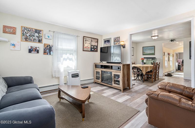 3rd image of 133 Bath Street