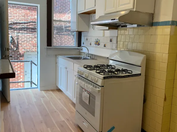 5883 Darlington Rd, Pittsburgh, PA 15217