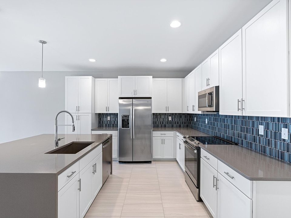 1st image of 3748 Lambert Ave #3748