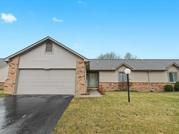 32790 Chapman Cir, Westland, MI 48185
