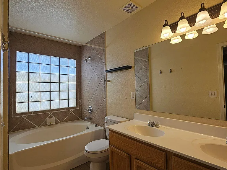 10909 Northview Dr — Photo 8