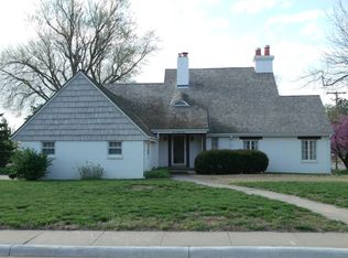 923 W 3rd St, Pratt, KS 67124