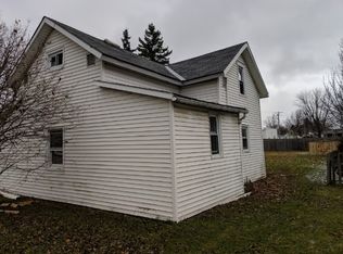 101 E Perry St, Waynesfield, OH 45896