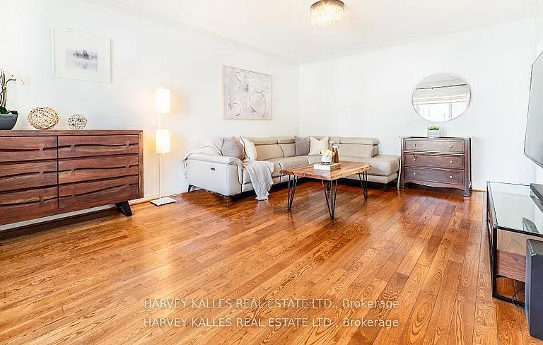 139 Kingsdale Ave — Photo 4