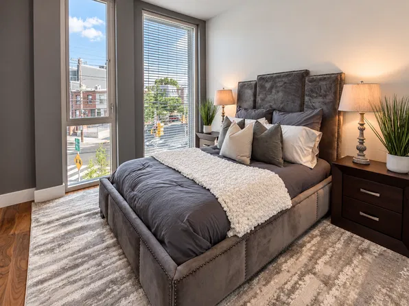 621-23 S 24th St #208, Philadelphia, PA 19146