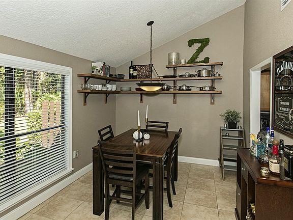 4th image of 707 Sandcastle Dr
