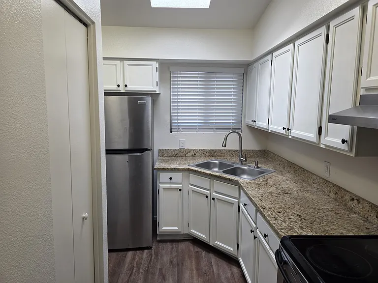 1311 N Gila St #3 — Photo 2