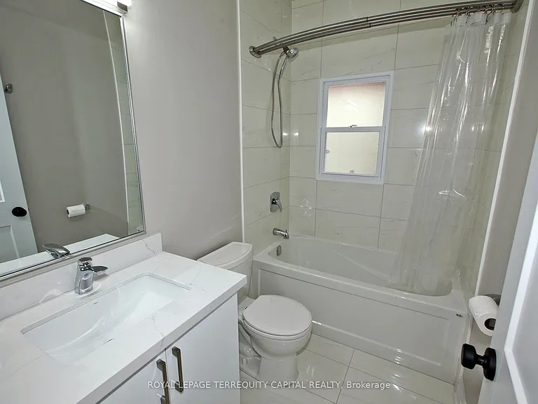 756 Gerrard St E #1 — Photo 9