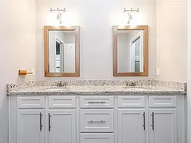 458 Woodstone West Dr — Photo 16
