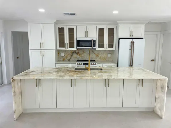 359 Country Club Drive, Tequesta, FL 33469