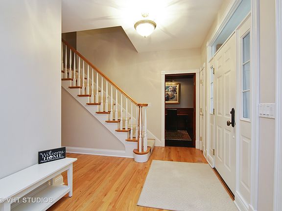 2nd image of 1519 Lincoln Ct